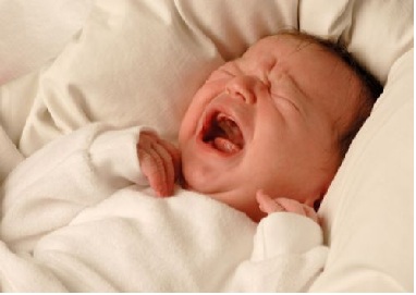 Khi bé sơ sinh ngủ ít, ngủ chập chờn