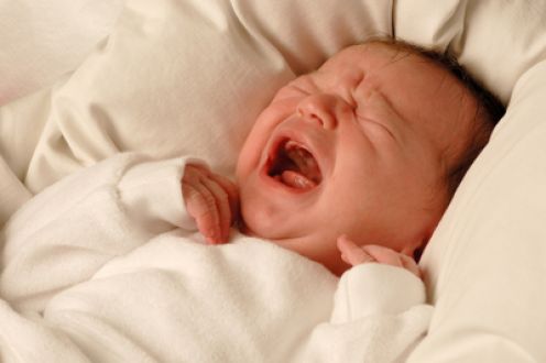 Làm gì khi trẻ sơ sinh ngủ ít? 1
